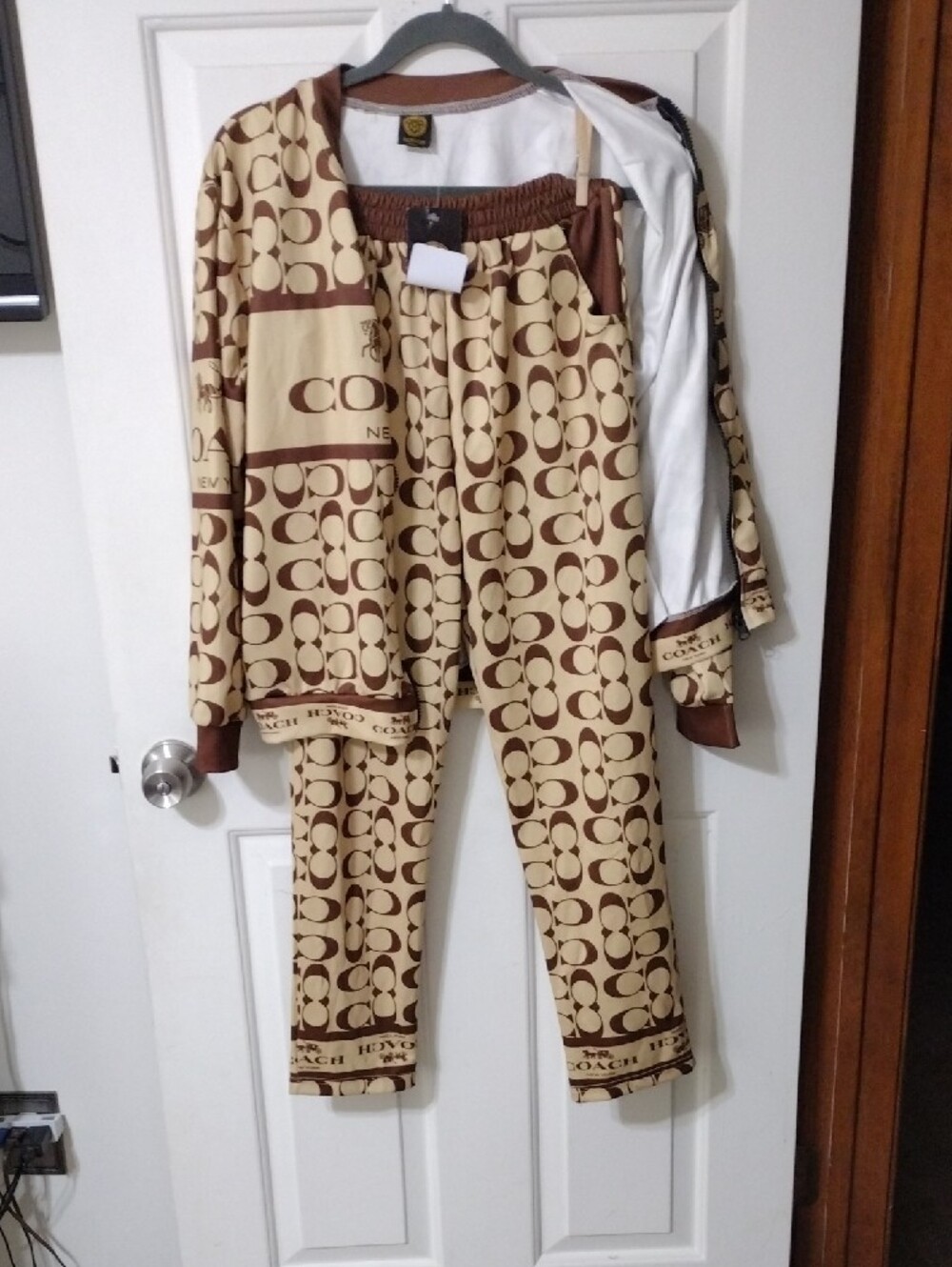 Coach Cream and Brown Signature Logo Pajama Set With Tags Hermes Tag - Picture 4 of 8